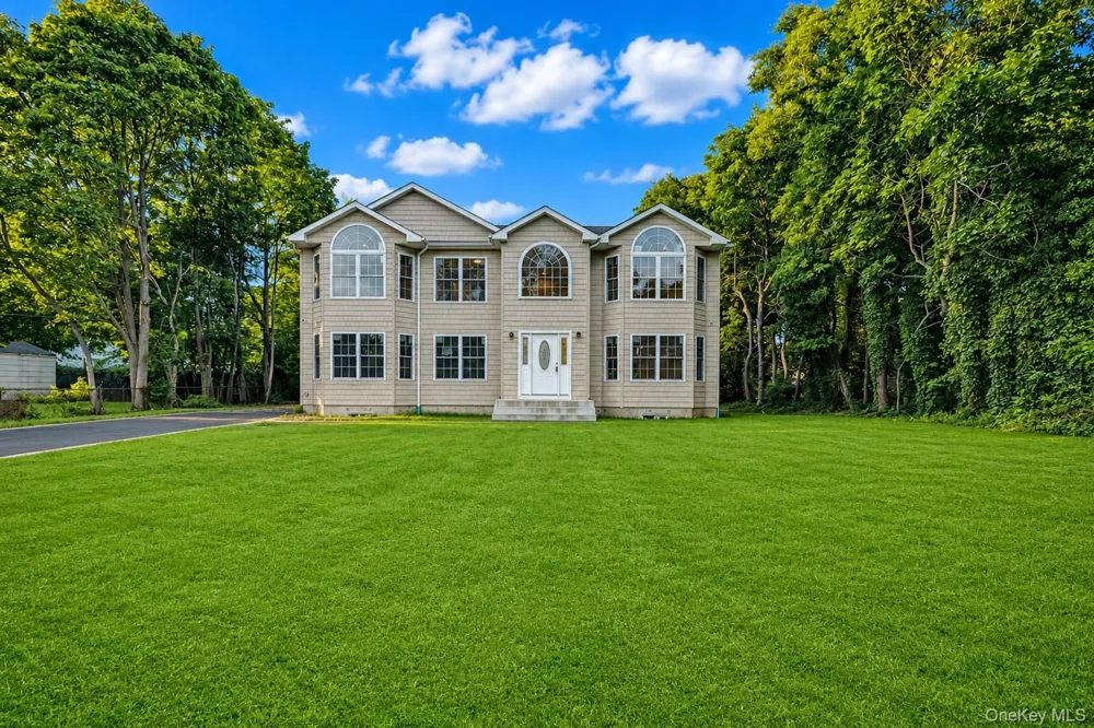 171 Elm Drive Bay Shore, NY 11706