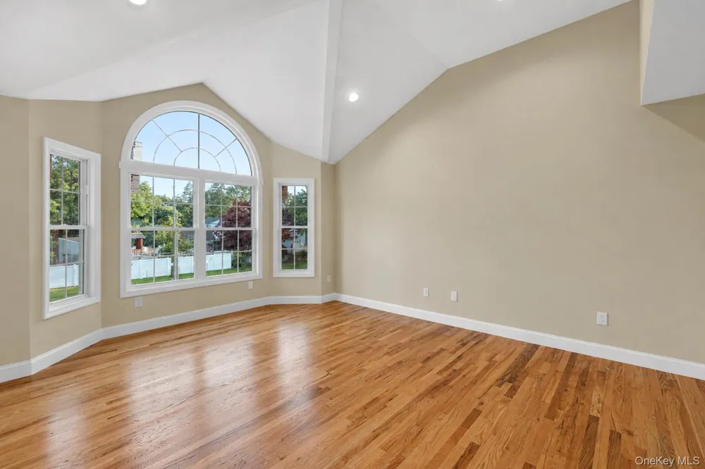 171 Elm Drive Bay Shore, NY 11706