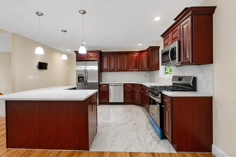 171 Elm Drive Bay Shore, NY 11706