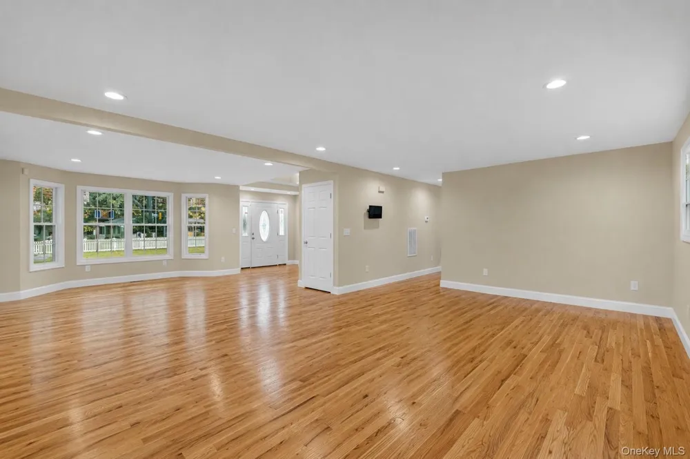171 Elm Drive Bay Shore, NY 11706
