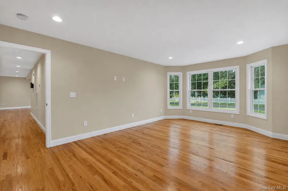 171 Elm Drive Bay Shore, NY 11706