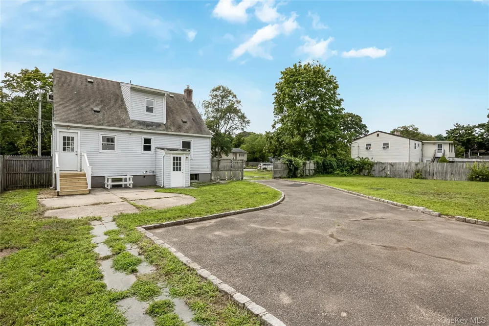 239 Ocean Avenue Brentwood, NY 11717