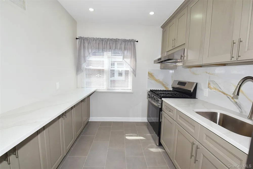 7336 197th Street Fresh Meadows, NY 11366