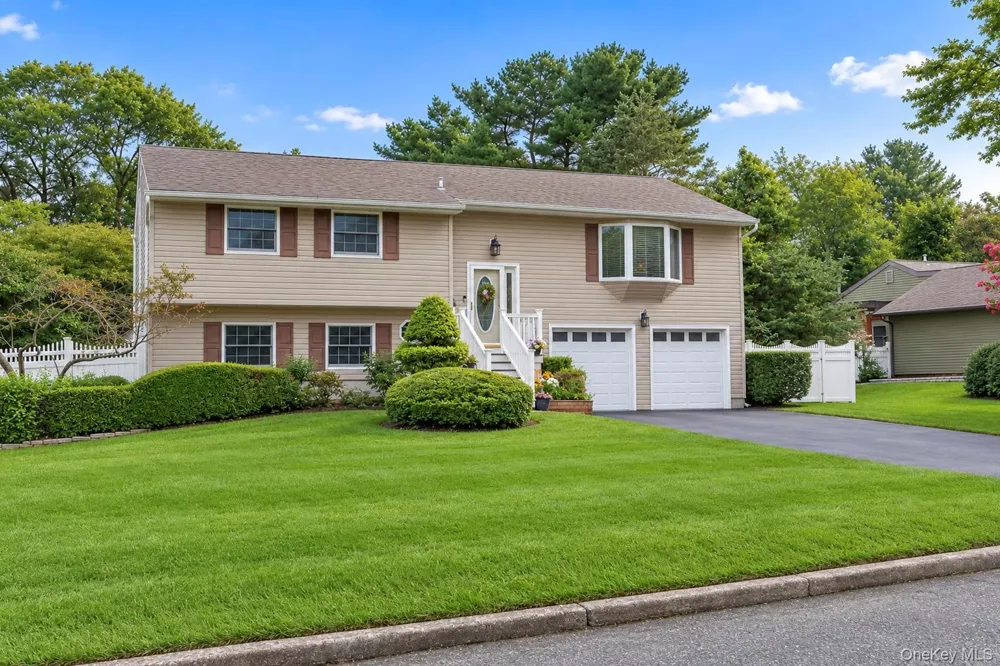 40 Nantucket Drive Medford, NY 11763