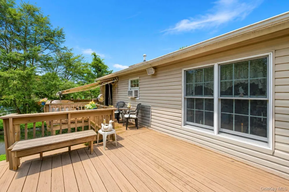 40 Nantucket Drive Medford, NY 11763