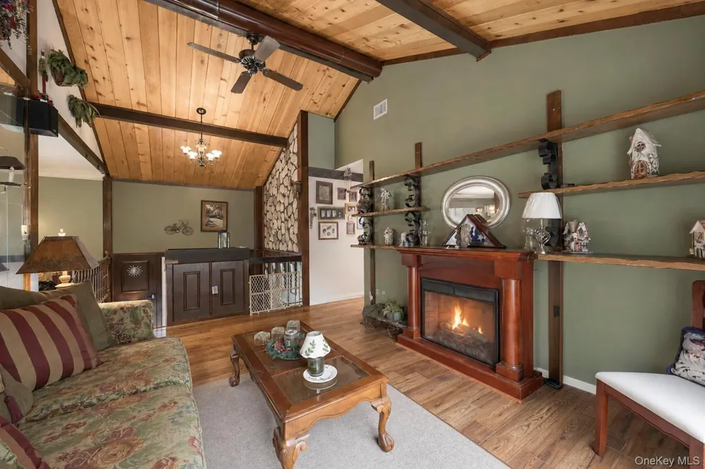 40 Nantucket Drive Medford, NY 11763
