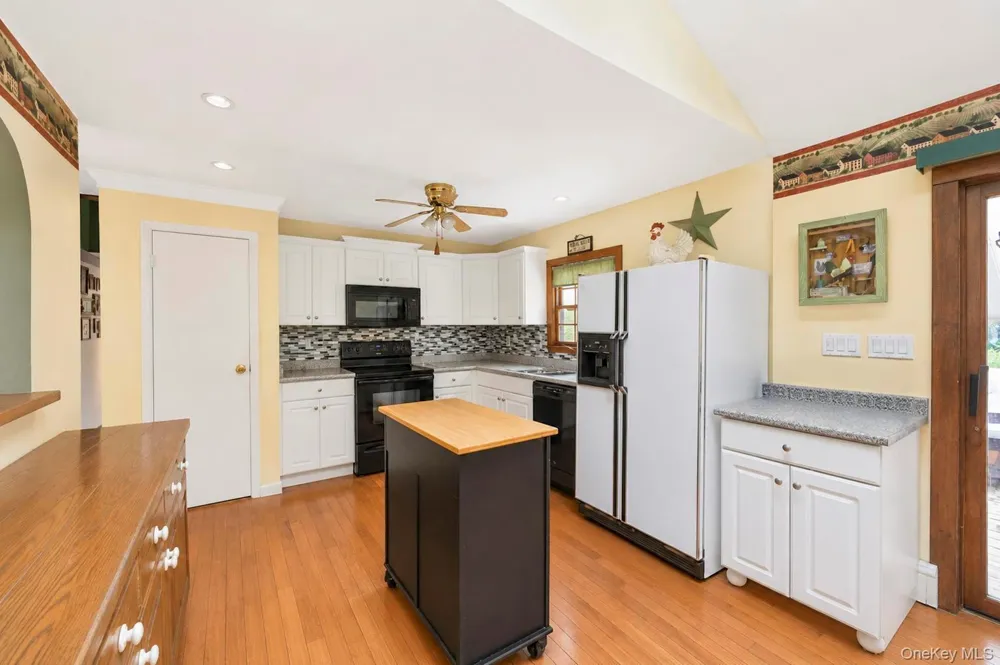 40 Nantucket Drive Medford, NY 11763