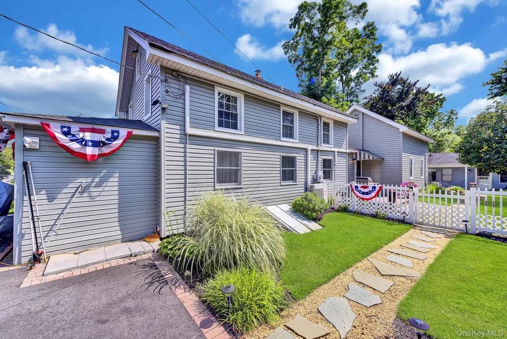 1116 Montauk Highway Oakdale, NY 11769