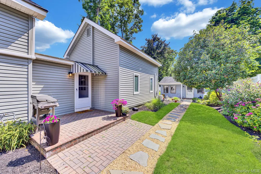 1116 Montauk Highway Oakdale, NY 11769