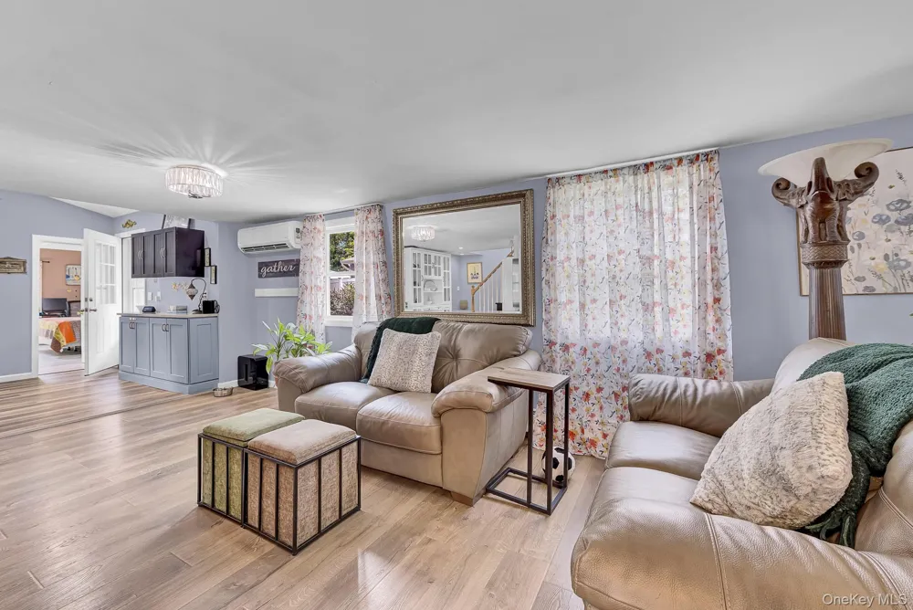 1116 Montauk Highway Oakdale, NY 11769