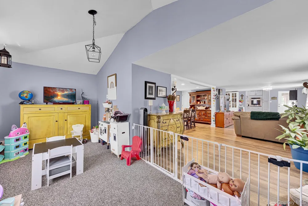 1116 Montauk Highway Oakdale, NY 11769