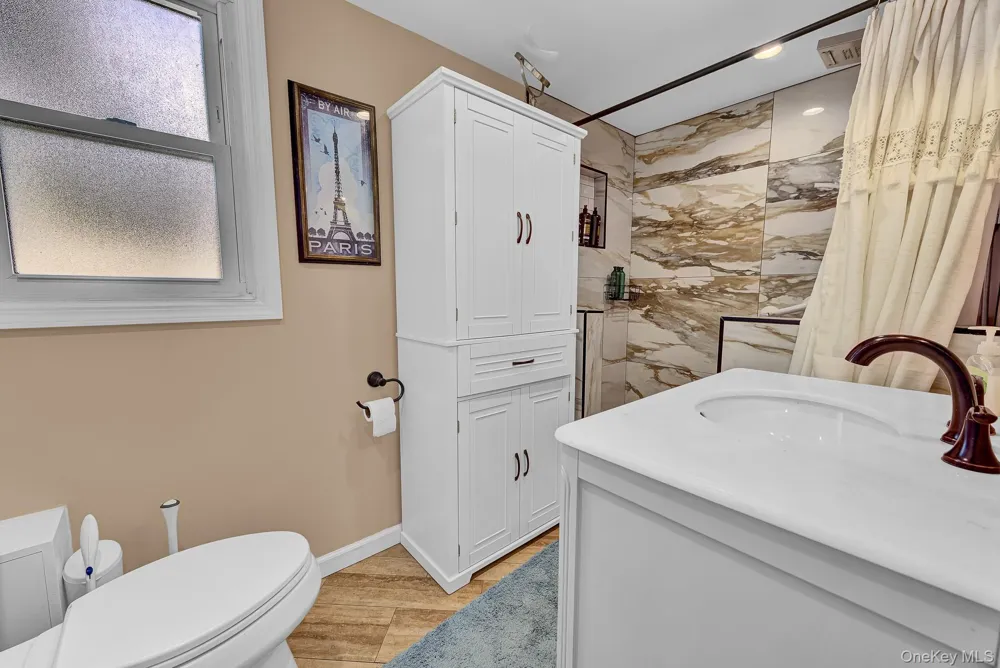 1116 Montauk Highway Oakdale, NY 11769
