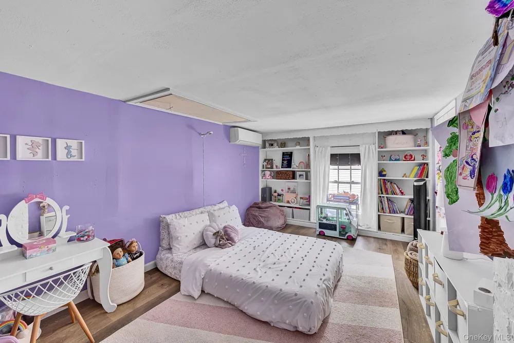 1116 Montauk Highway Oakdale, NY 11769