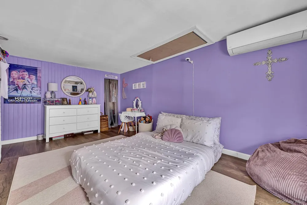 1116 Montauk Highway Oakdale, NY 11769
