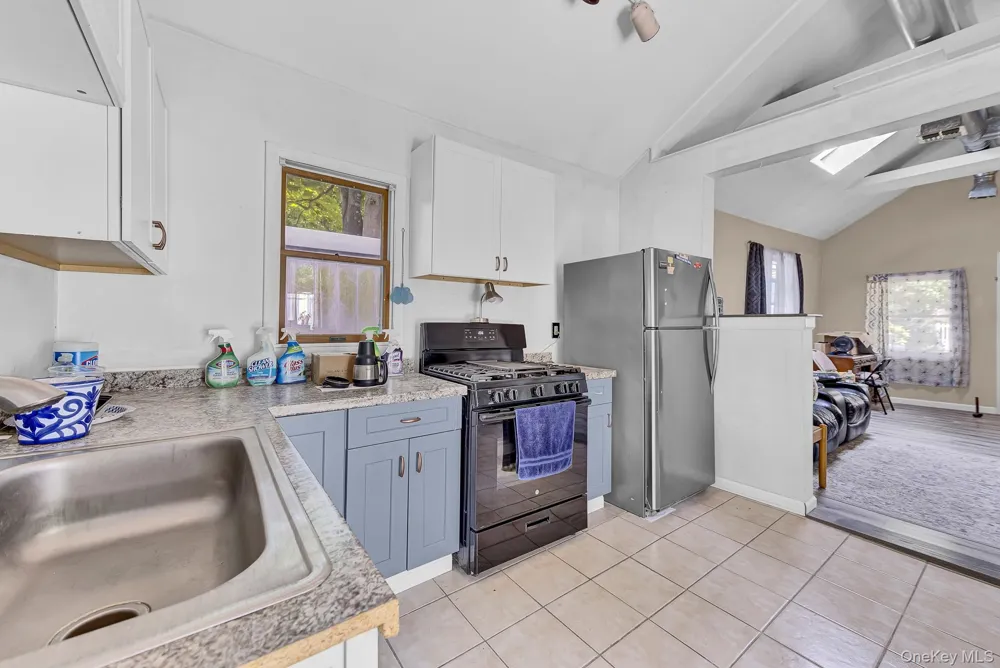 1116 Montauk Highway Oakdale, NY 11769