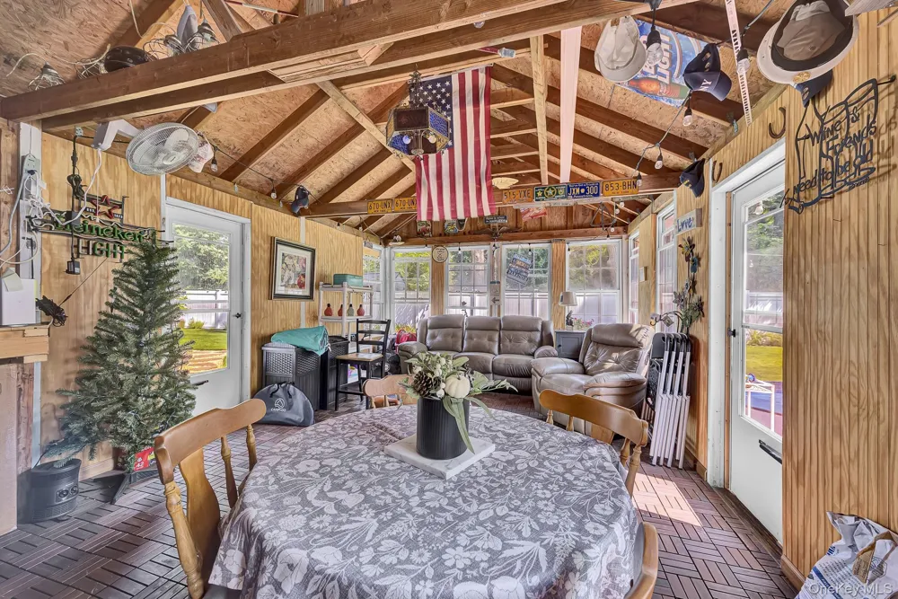 1116 Montauk Highway Oakdale, NY 11769