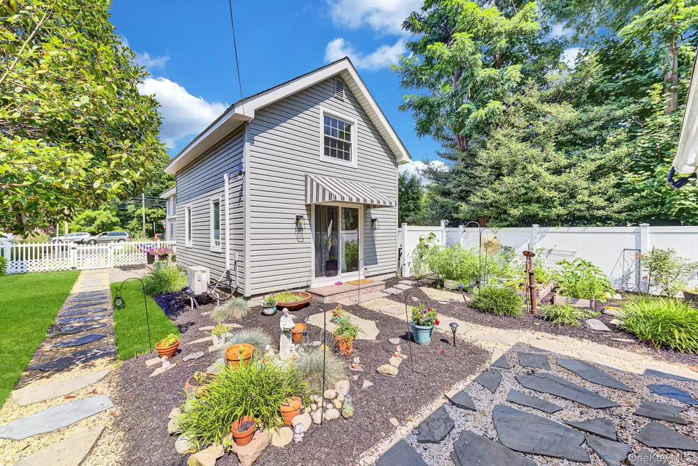 1116 Montauk Highway Oakdale, NY 11769