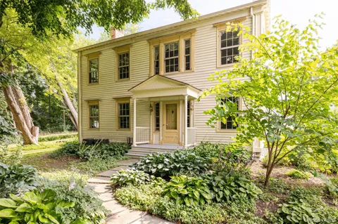 18 Clove Road