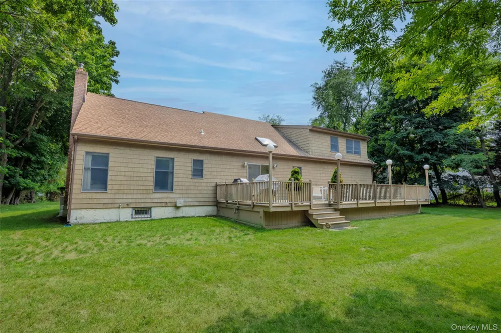 6 Cedar Street Moriches, NY 11955