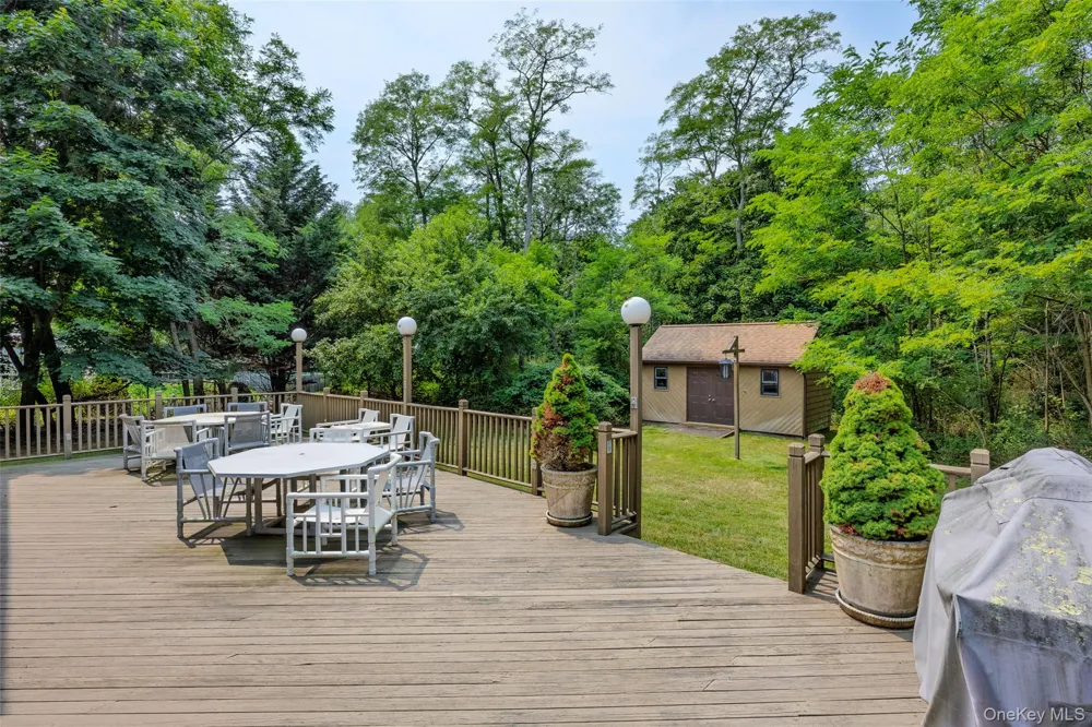 6 Cedar Street Moriches, NY 11955