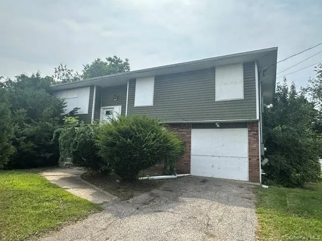 110 Nathalie Avenue Amityville, NY 11701