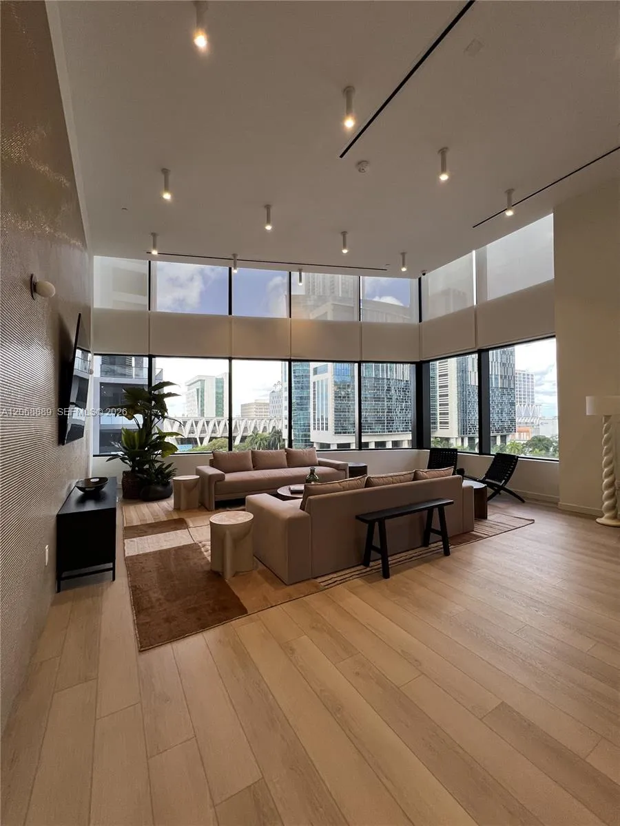 225 Miami Ave #1702 Miami, FL 33128