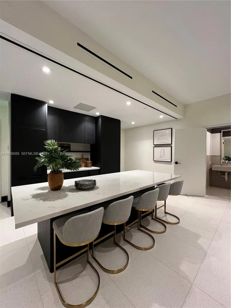 225 Miami Ave #1702 Miami, FL 33128
