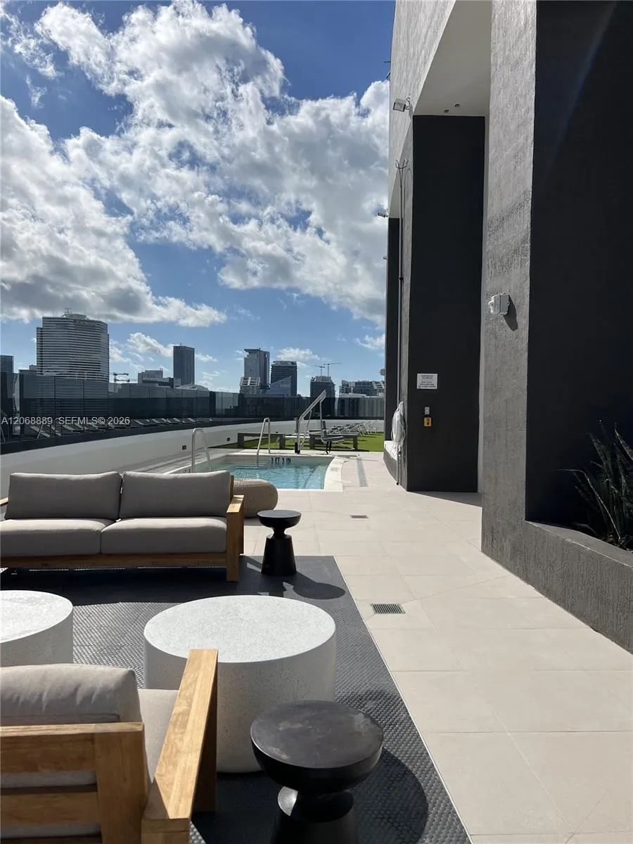 225 Miami Ave #1702 Miami, FL 33128