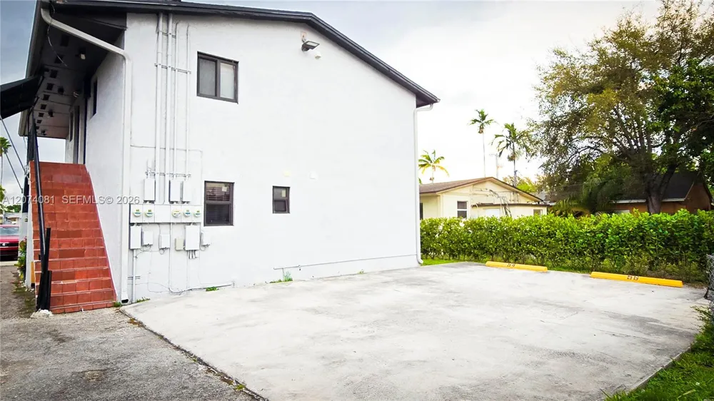 50 W 28th St #56 Hialeah, FL 33010