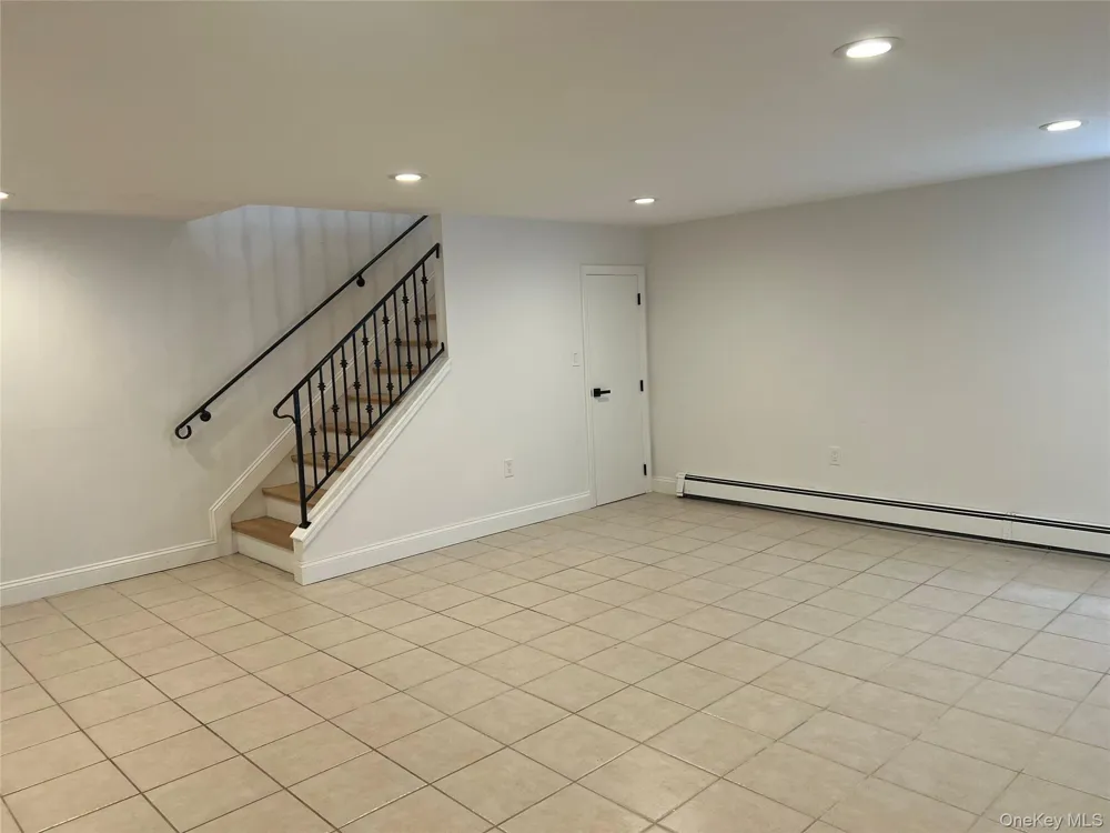 10008 Shore Front Parkway #20A Rockaway Park, NY 11694