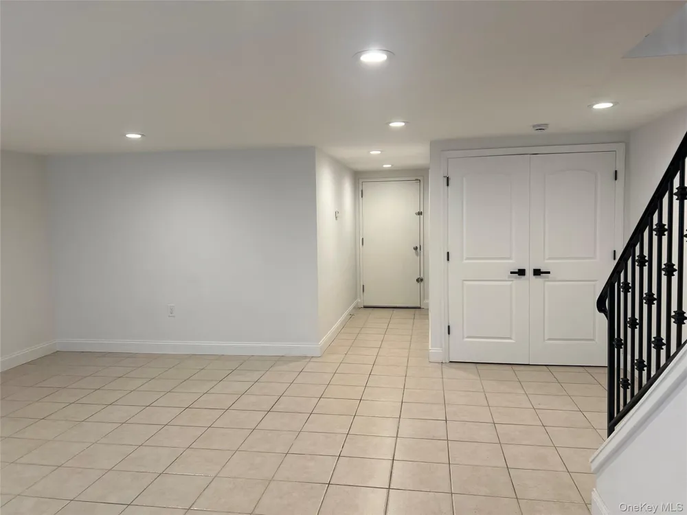 10008 Shore Front Parkway #20A Rockaway Park, NY 11694