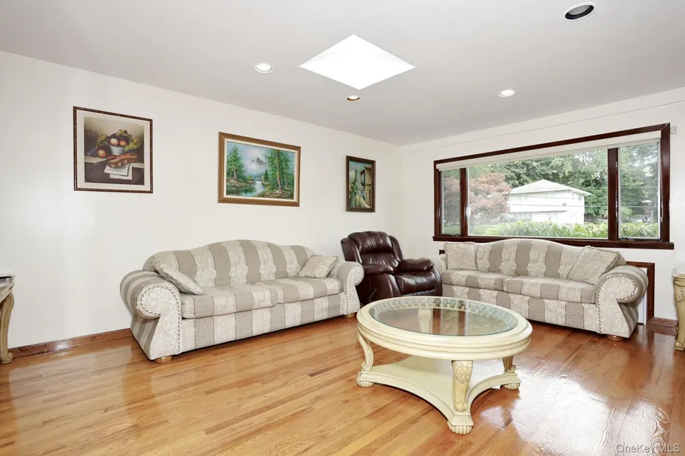 10 Briarcliff Drive Monsey, NY 10952