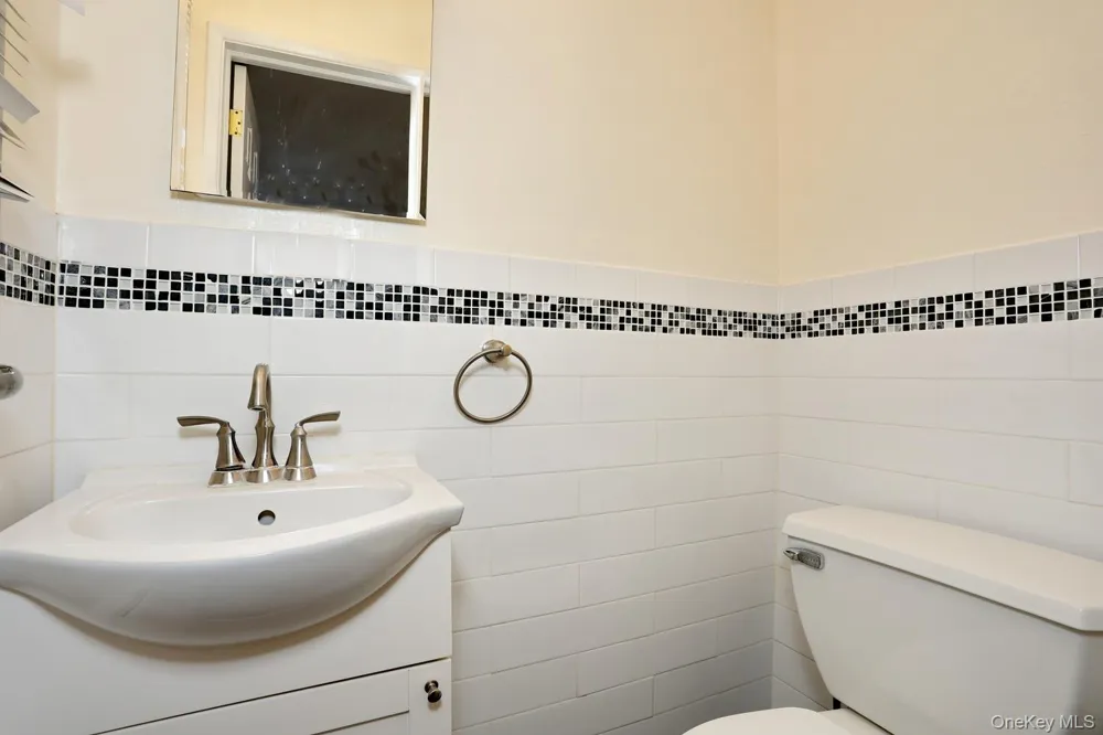 10 Briarcliff Drive Monsey, NY 10952