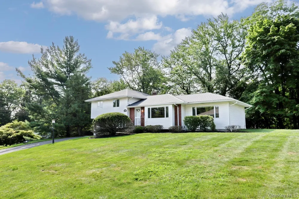 10 Briarcliff Drive Monsey, NY 10952