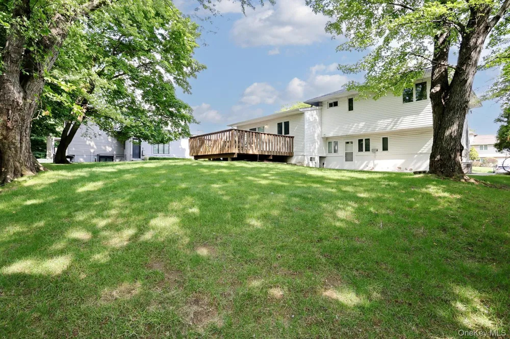 10 Briarcliff Drive Monsey, NY 10952