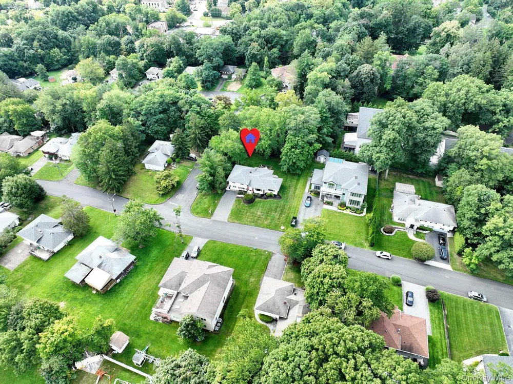 10 Briarcliff Drive Monsey, NY 10952