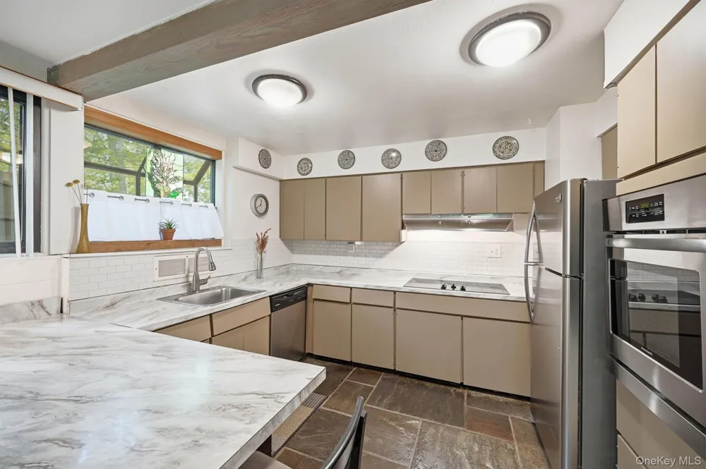 80 Clinton Road Tuxedo Park, NY 10987