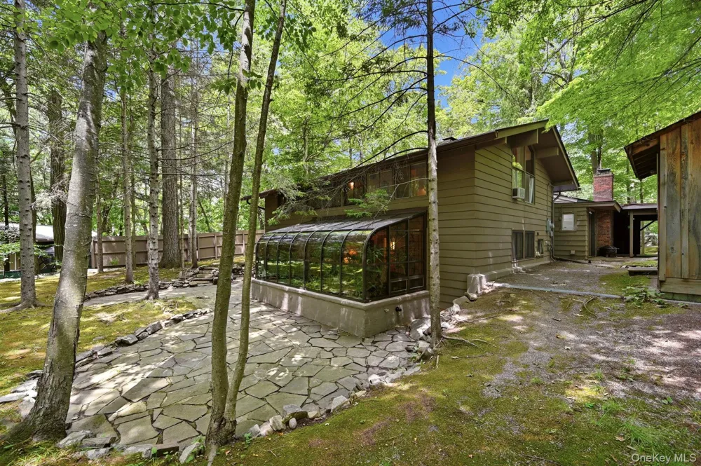 80 Clinton Road Tuxedo Park, NY 10987