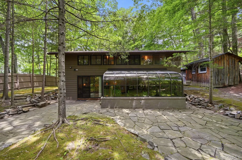 80 Clinton Road Tuxedo Park, NY 10987