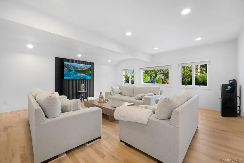 7 Tyrconnell Avenue Massapequa, NY 11762