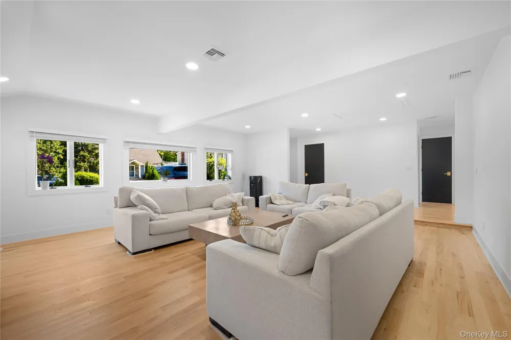 7 Tyrconnell Avenue Massapequa, NY 11762