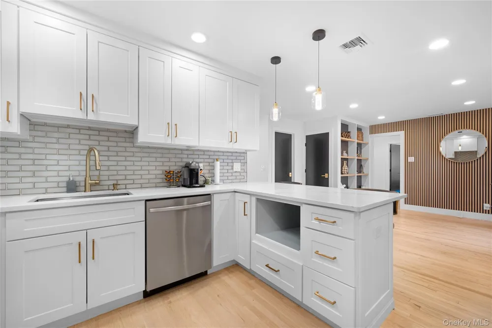 7 Tyrconnell Avenue Massapequa, NY 11762