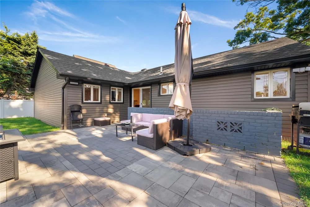 7 Tyrconnell Avenue Massapequa, NY 11762