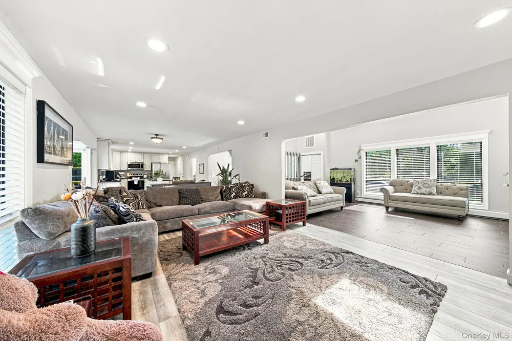 53 Miller Place Road Miller Place, NY 11764