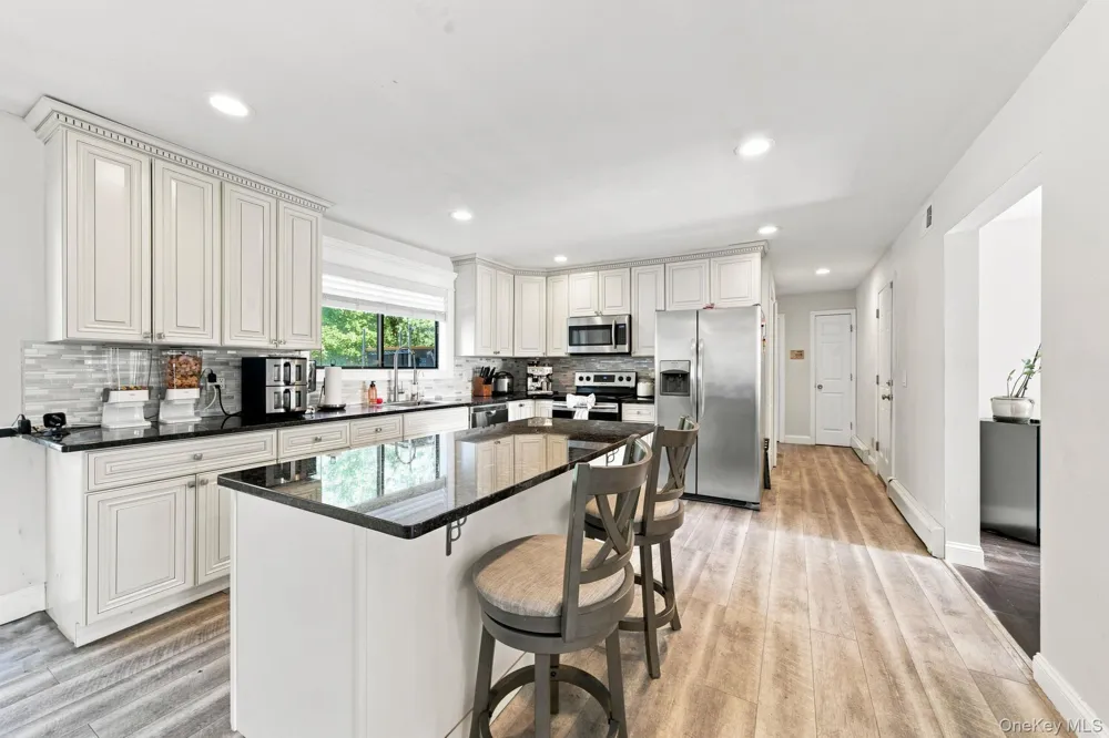 53 Miller Place Road Miller Place, NY 11764