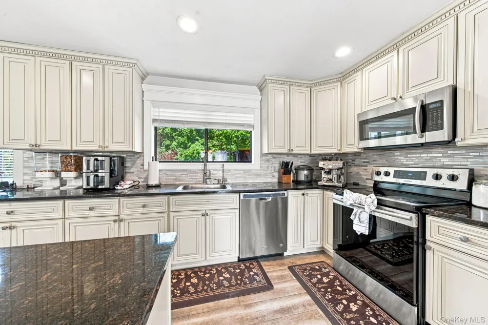 53 Miller Place Road Miller Place, NY 11764