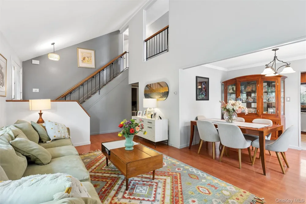 27 Sugarbush Lane Coram, NY 11727