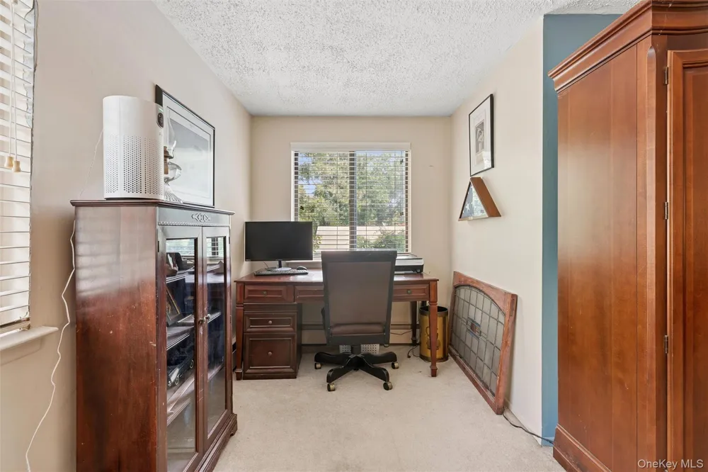 27 Sugarbush Lane Coram, NY 11727