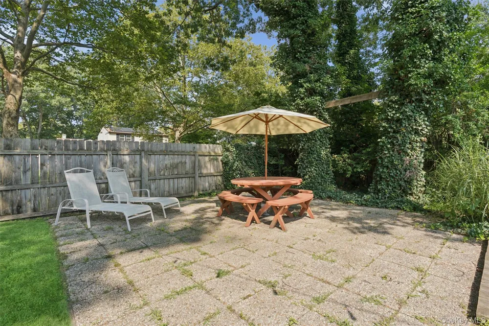 27 Sugarbush Lane Coram, NY 11727