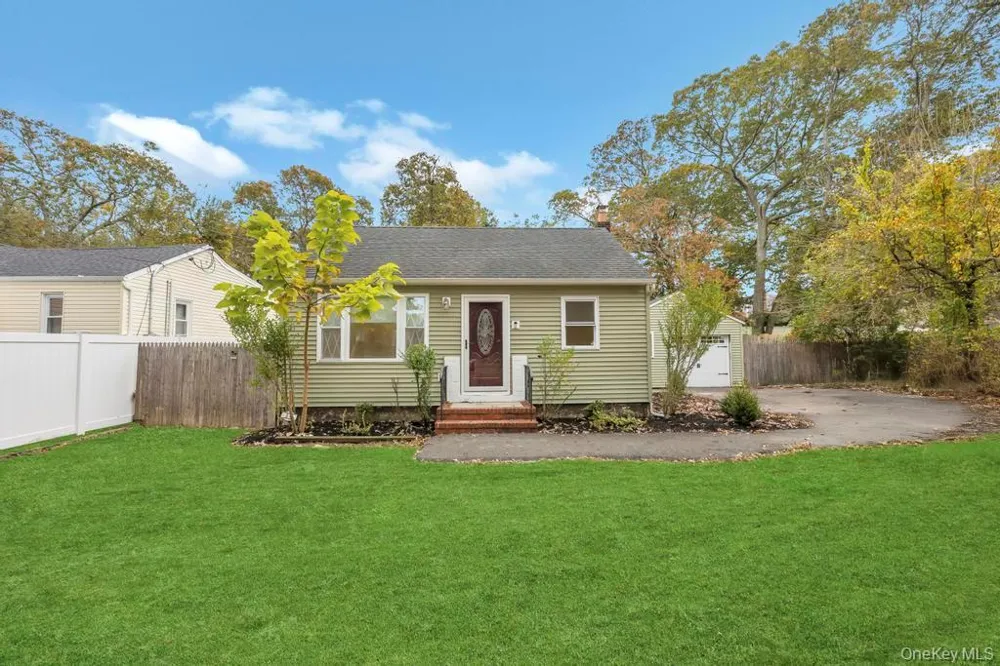 34 Ormond Avenue Selden, NY 11784